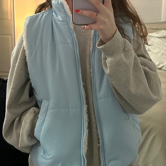 No Boundaries Reversible Vest - Picture 1 of 3